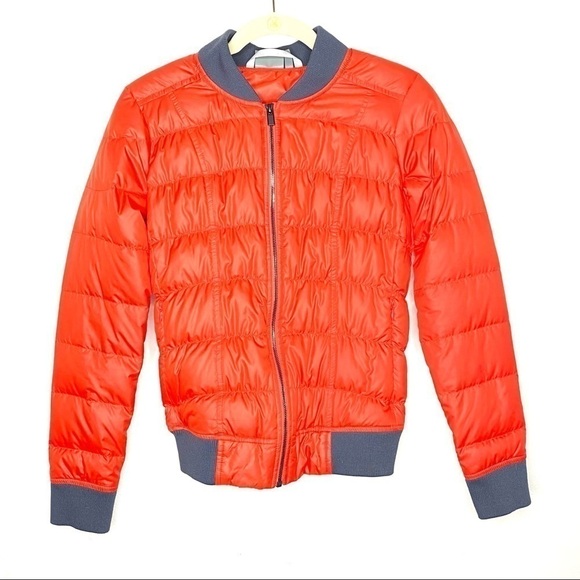 Athleta Womens Dobby Goose Down Puffer Bomber Jacket Quilted red grey 138700 - Picture 3 of 12